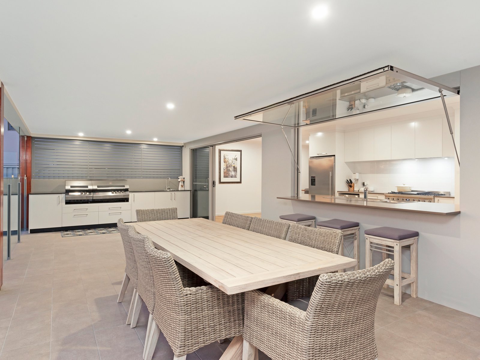 4 Spoonbill Court BURLEIGH WATERS 8