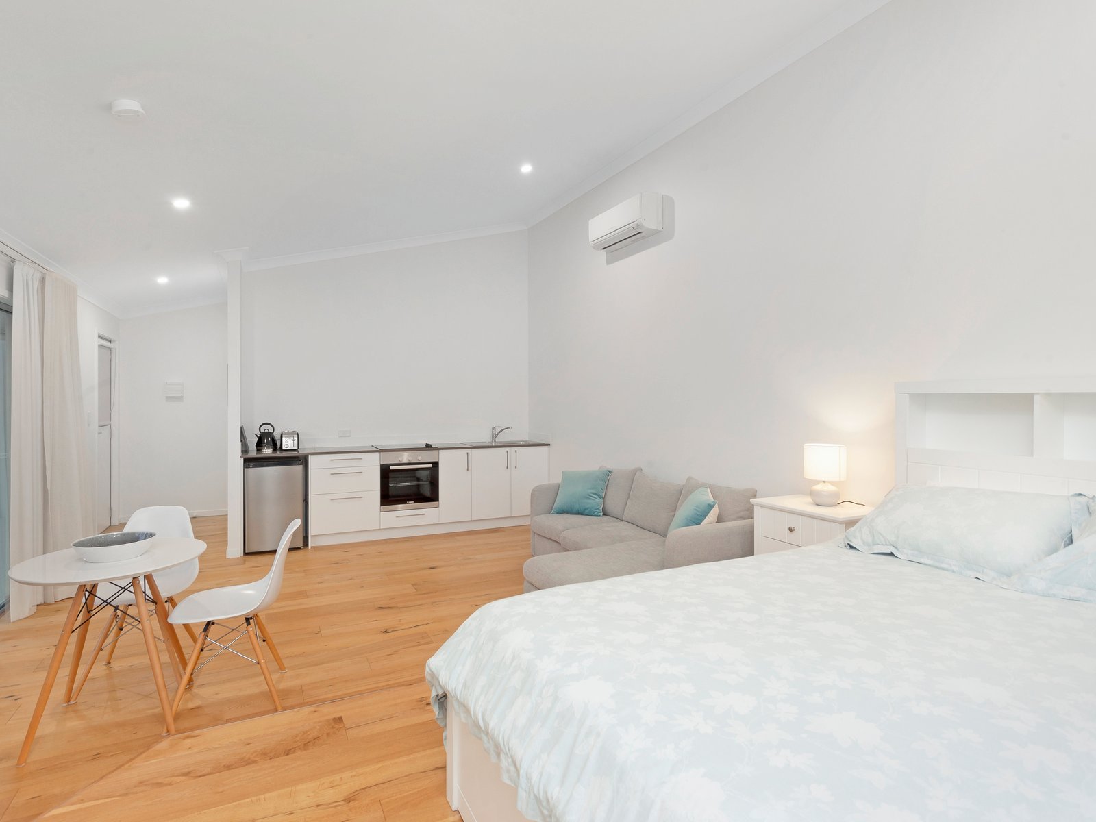 4 Spoonbill Court BURLEIGH WATERS 12