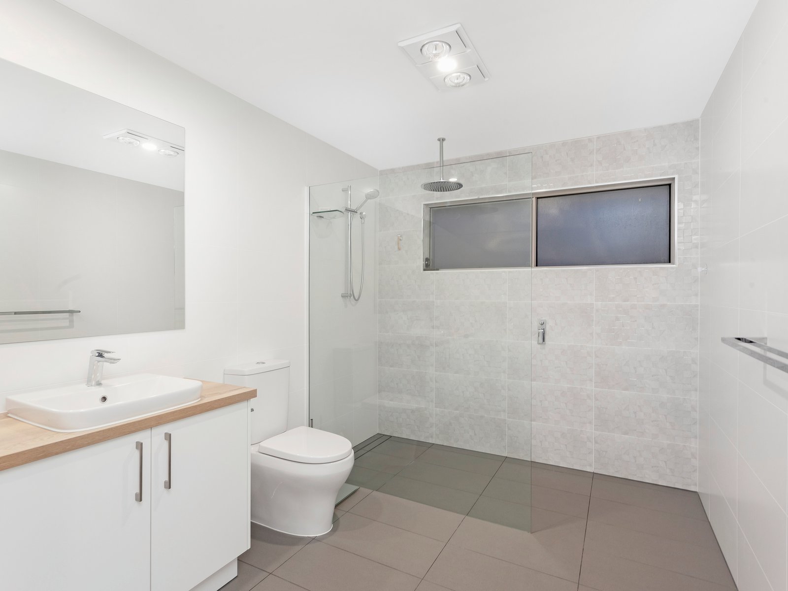 4 Spoonbill Court BURLEIGH WATERS 17