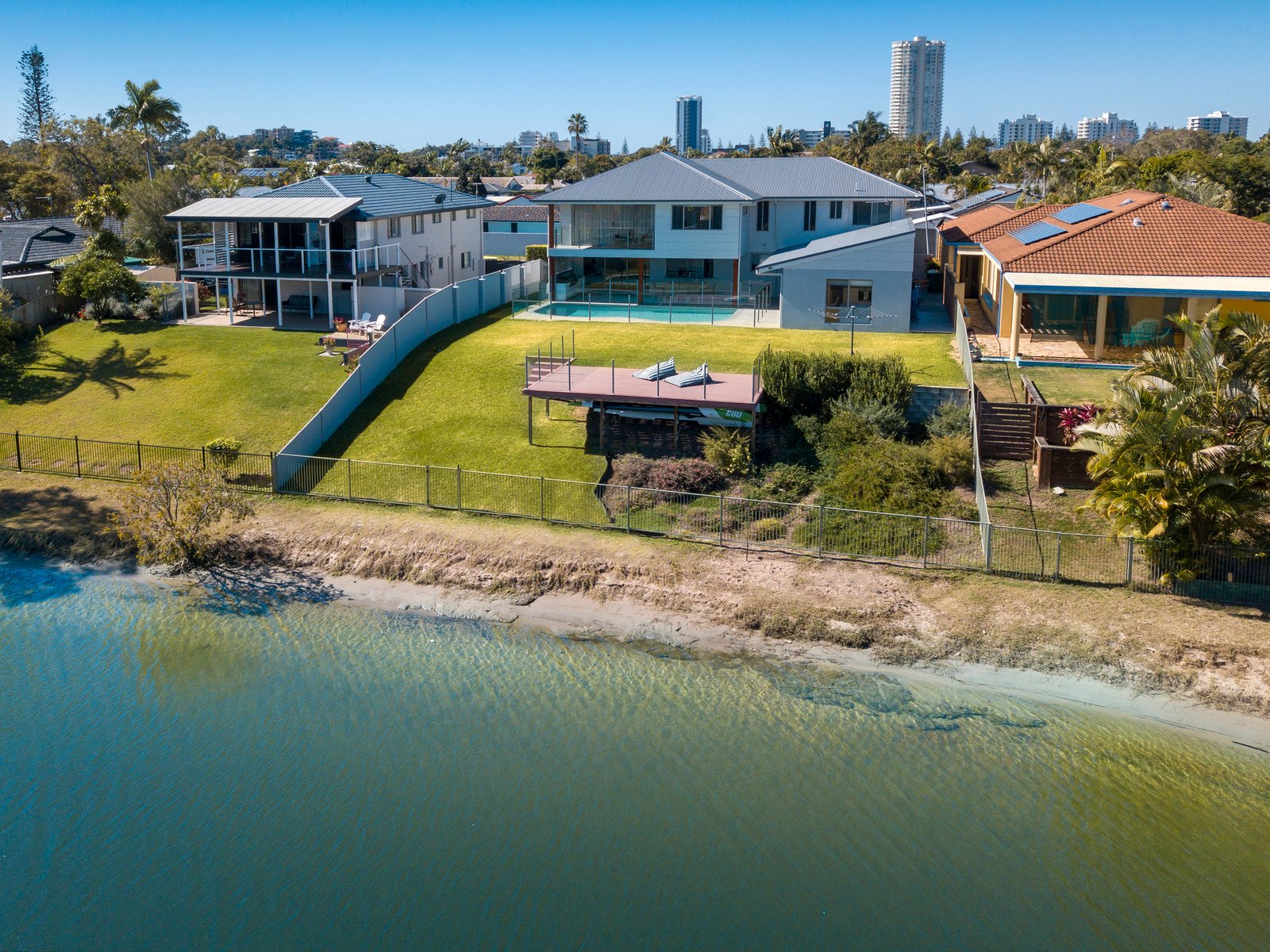 4 Spoonbill Court BURLEIGH WATERS 28