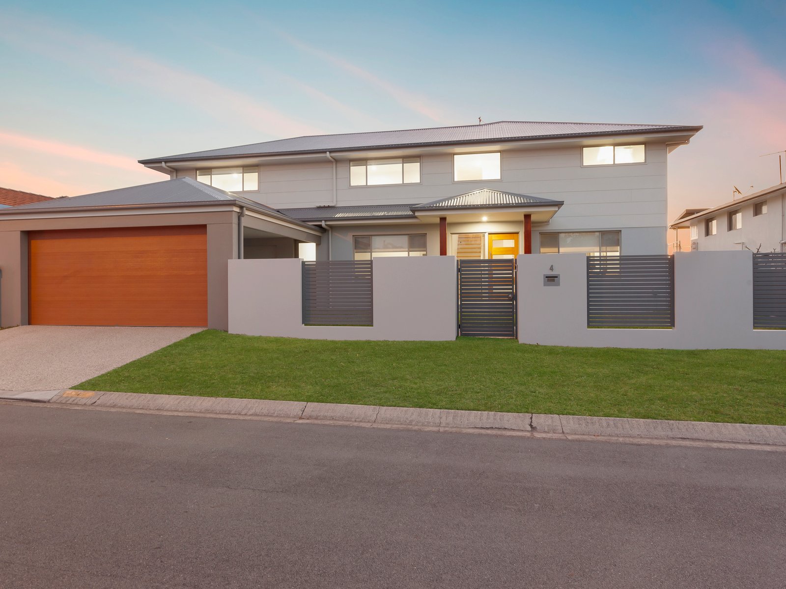 4 Spoonbill Court BURLEIGH WATERS 29