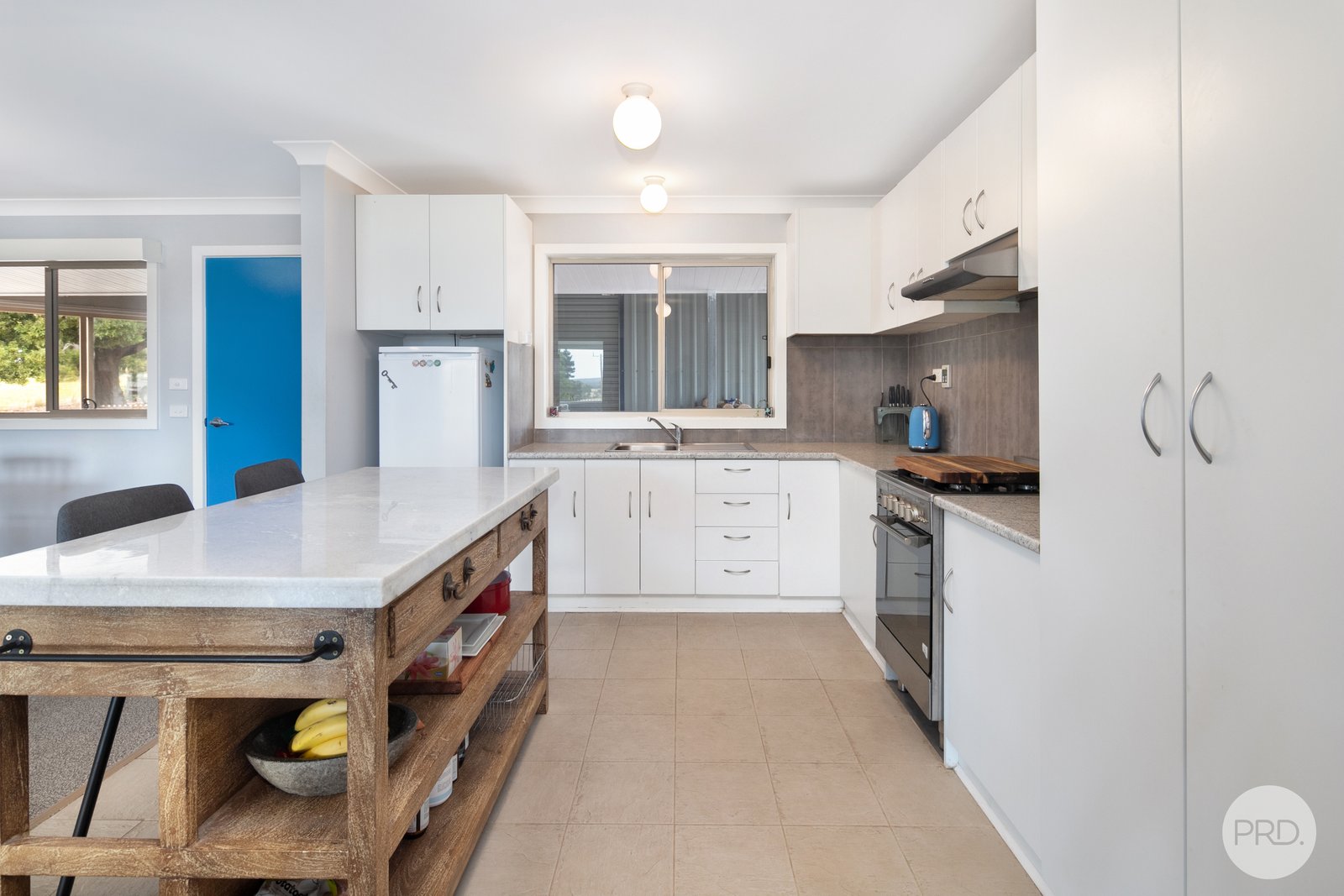 4 Springwood Close ENFIELD 8