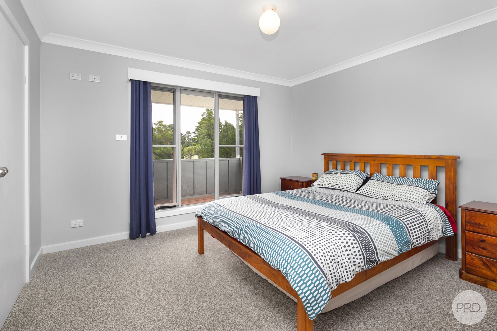4 Springwood Close ENFIELD 10