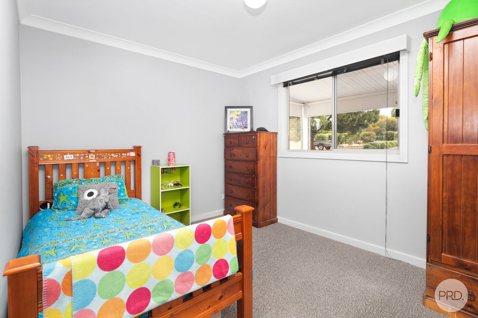 4 Springwood Close ENFIELD 13
