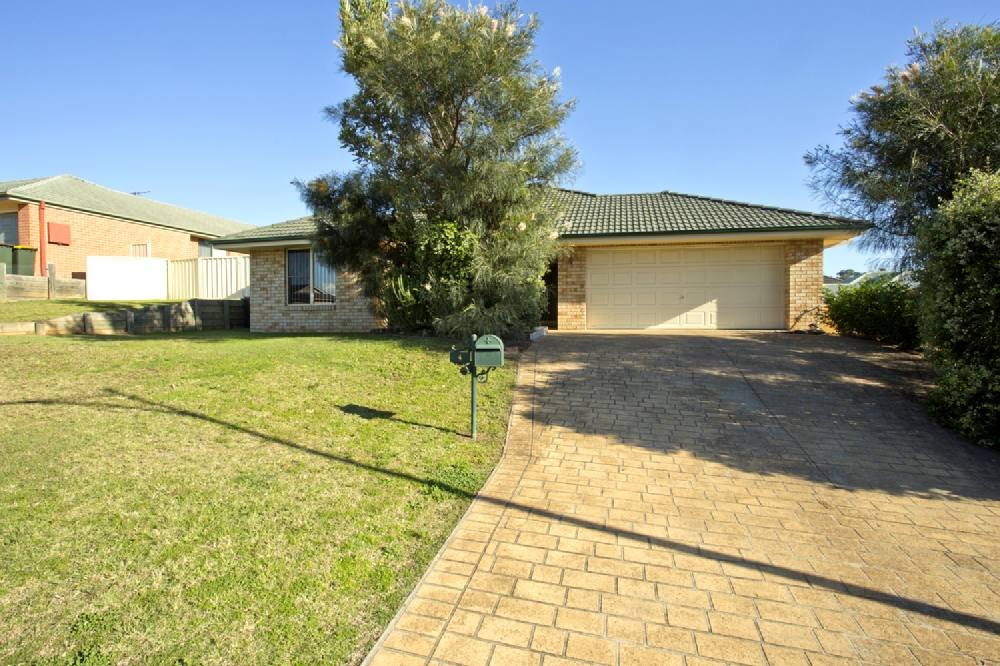 4 Stanton Drive RAWORTH 1
