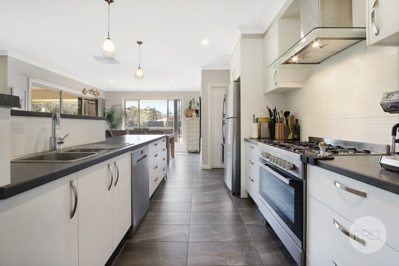 4 Stirling Way THURGOONA 3