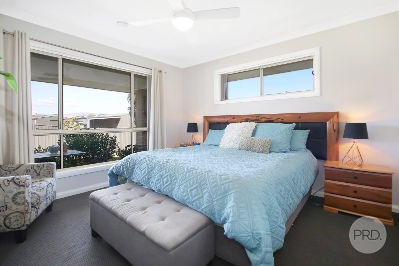 4 Stirling Way THURGOONA 8