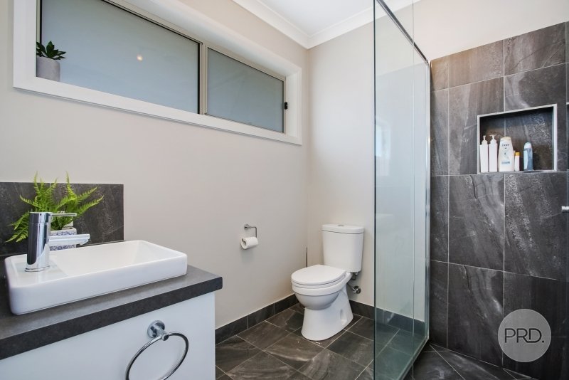 4 Stirling Way THURGOONA 9