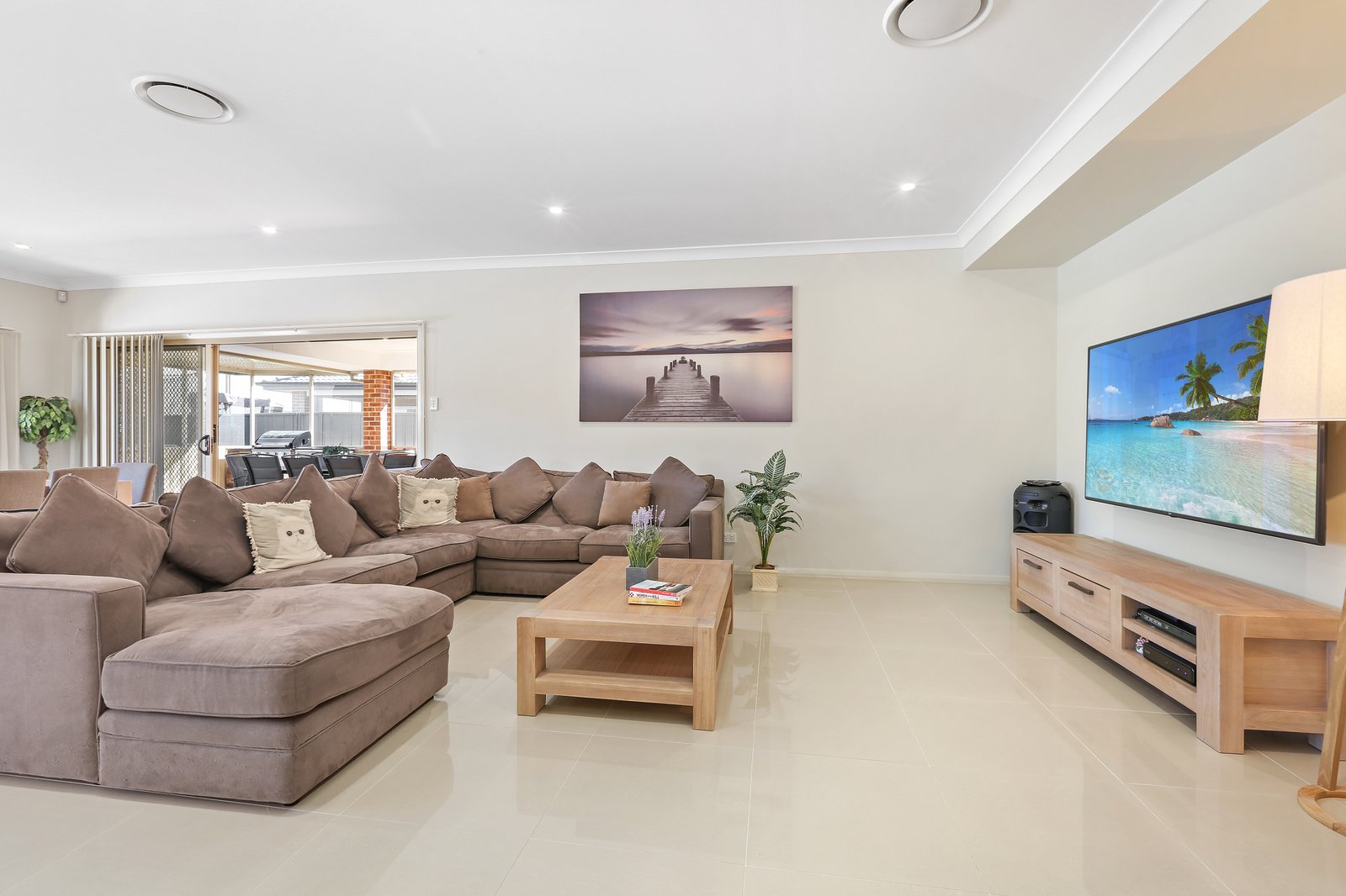 4 Stockyard Crescent HORSLEY 3