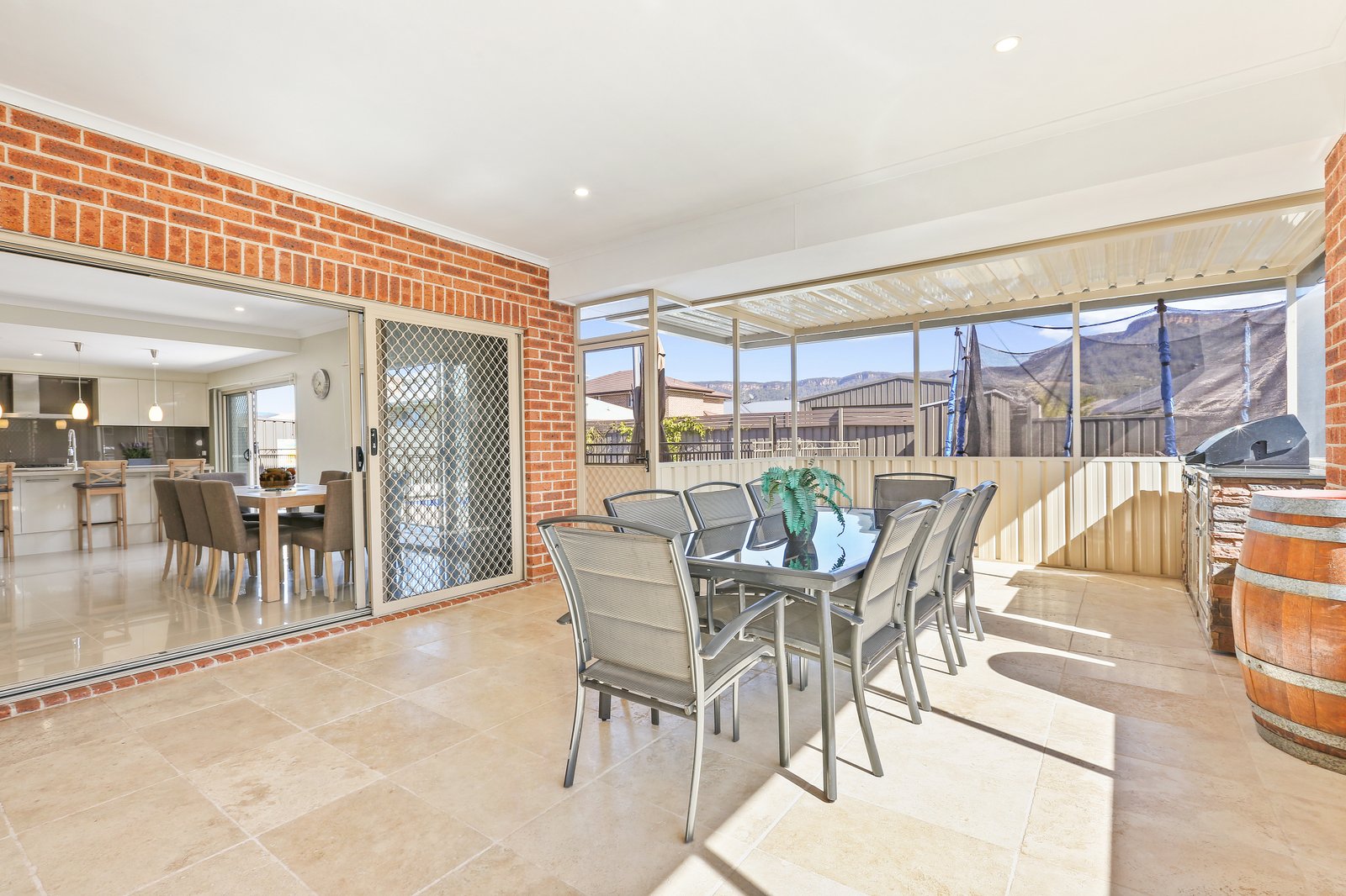 4 Stockyard Crescent HORSLEY 12