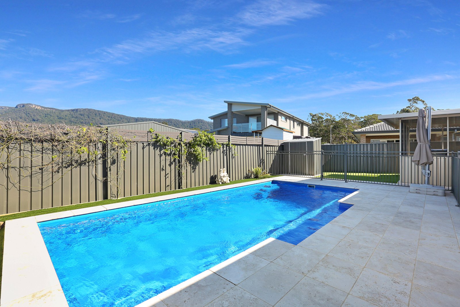 4 Stockyard Crescent HORSLEY 13