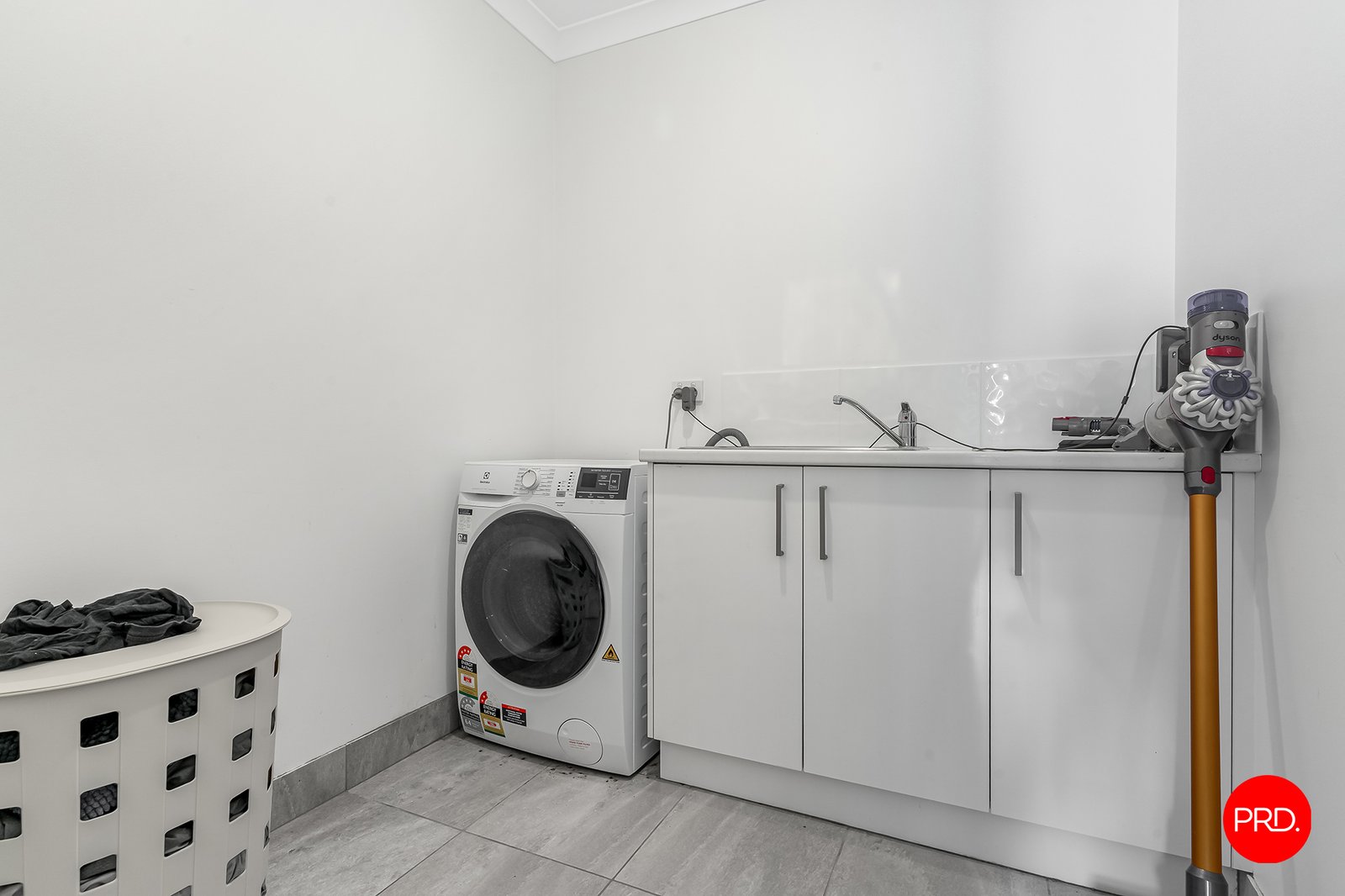 4 Stoneham Street GOLDEN SQUARE 12