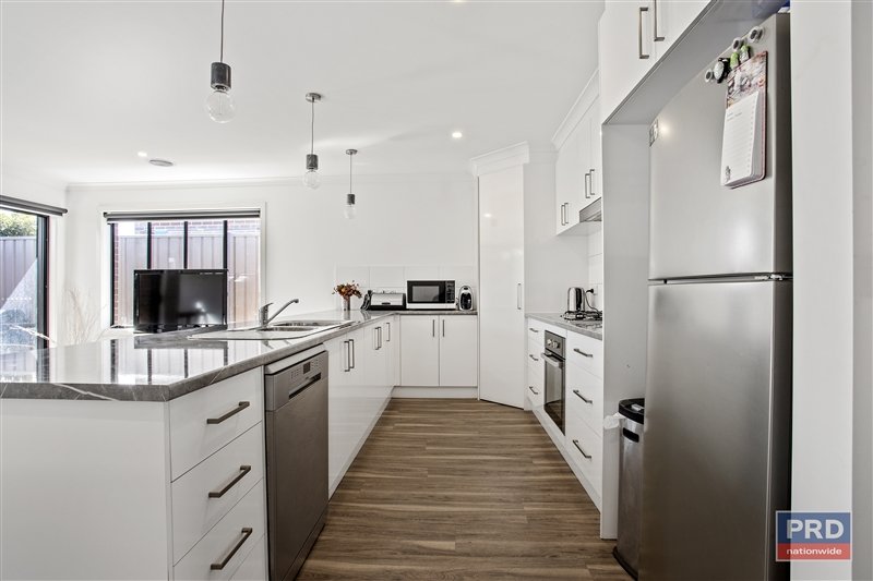 4 Stoneham Street GOLDEN SQUARE 2