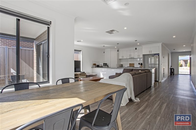 4 Stoneham Street GOLDEN SQUARE 5