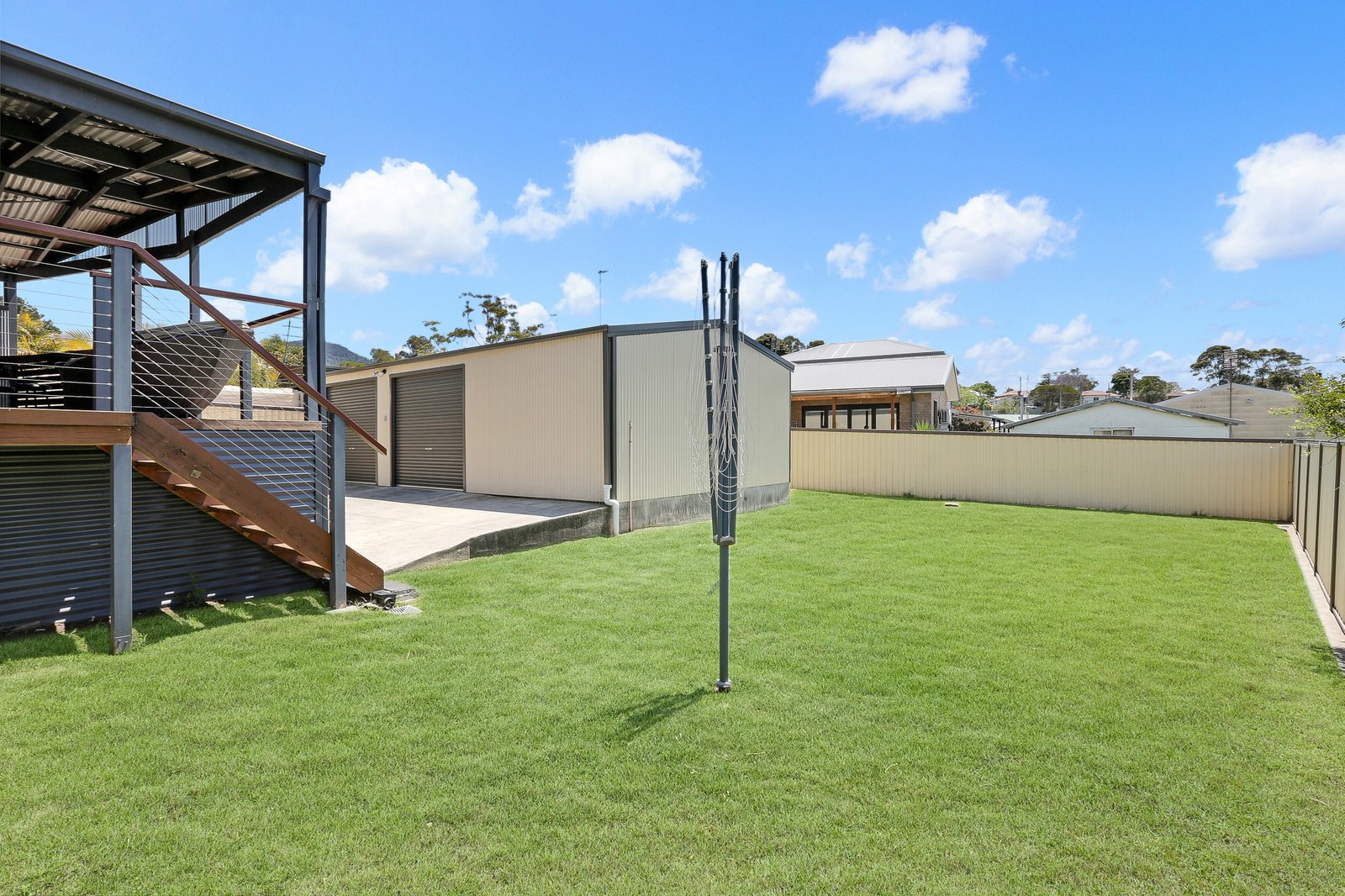 4 Stratford Road UNANDERRA 8