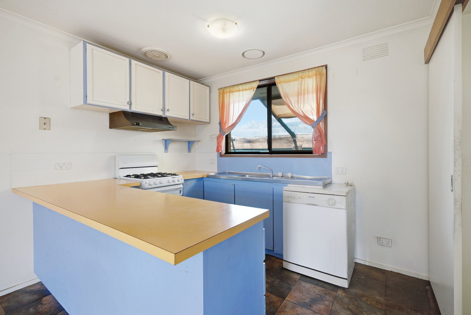 Gallery: 4 Sunbird Crescent