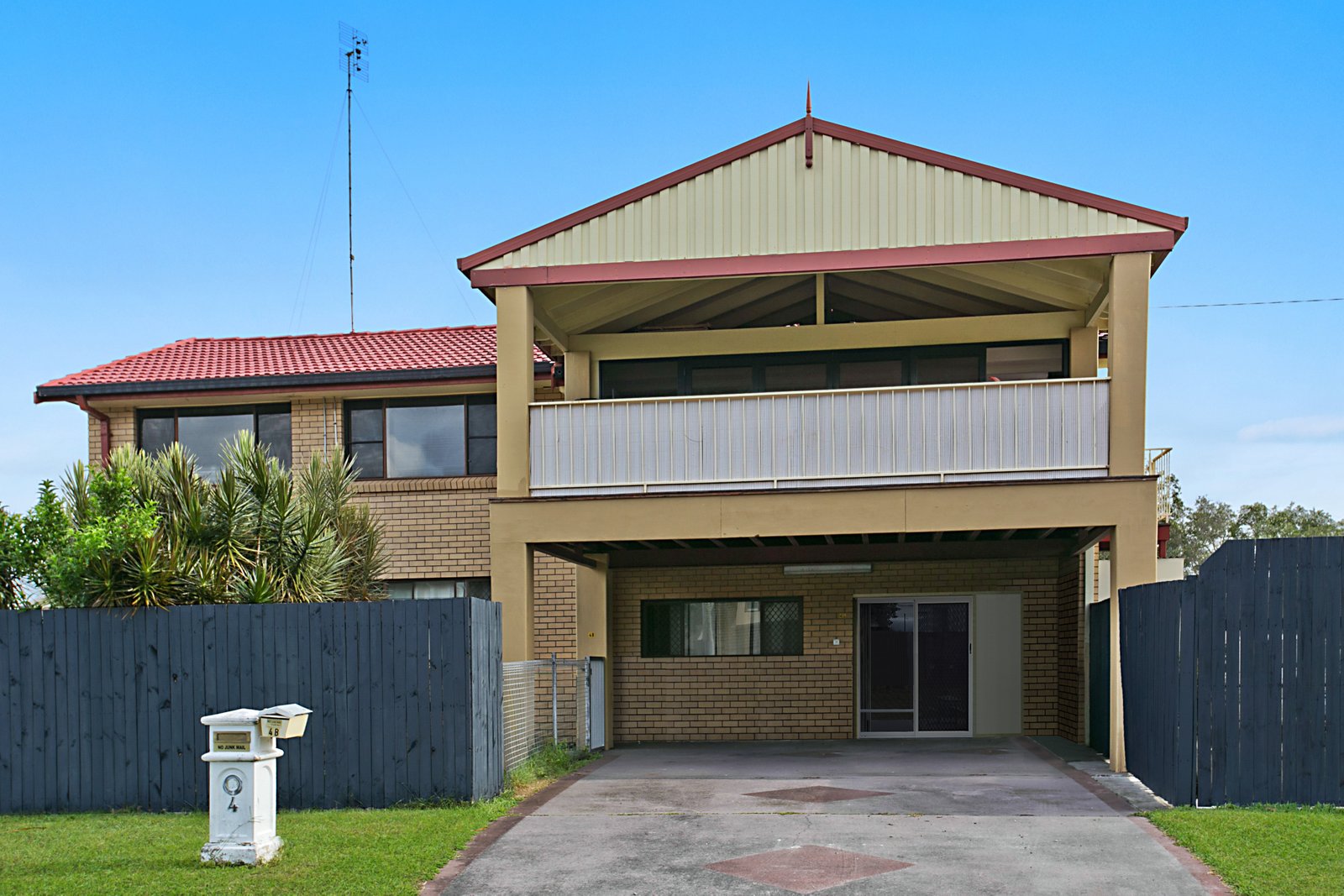 4 Sunset Blvd  TWEED HEADS WEST 1