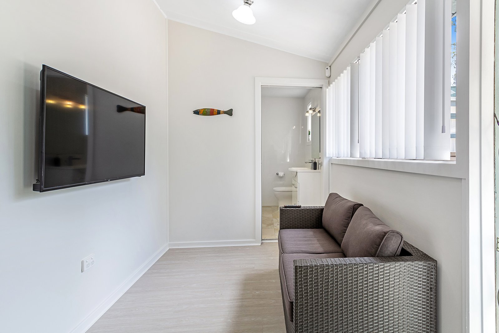 4 Sunset Boulevard SOLDIERS POINT 16