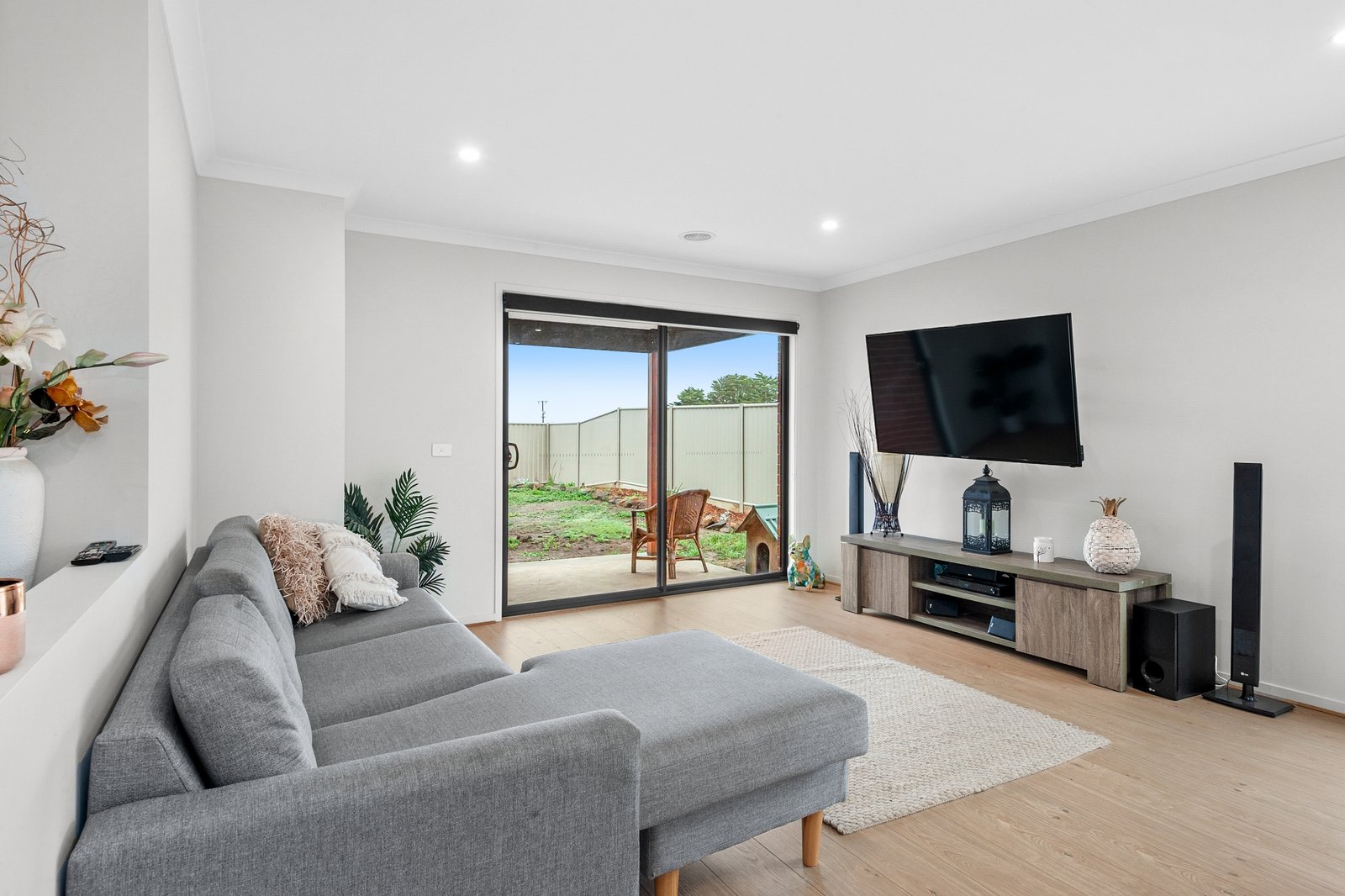 Gallery: 4 Swan Boulevard