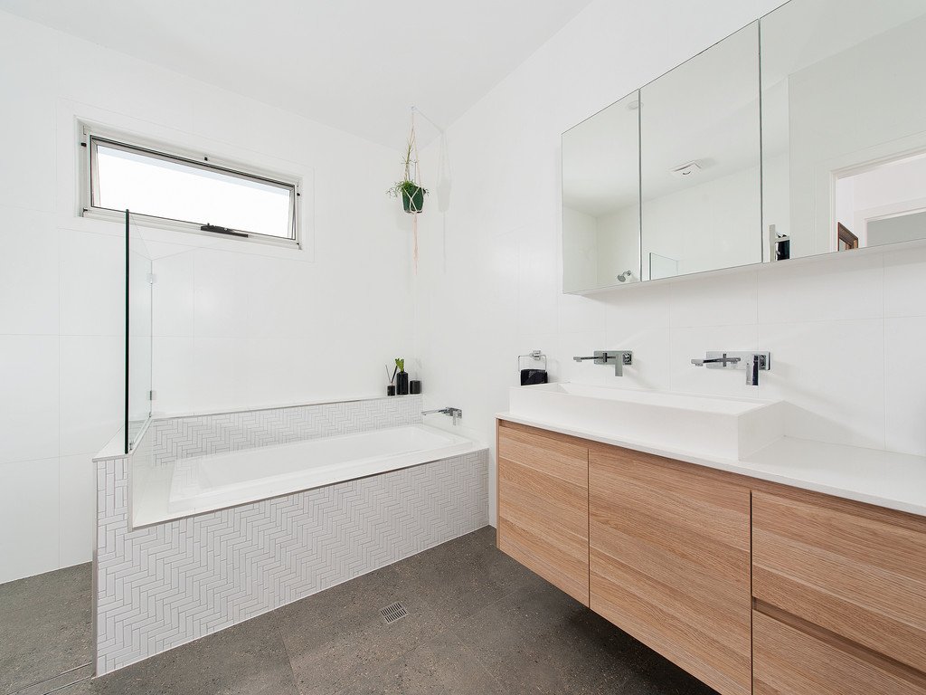 4 Tacking Street CORLETTE 19