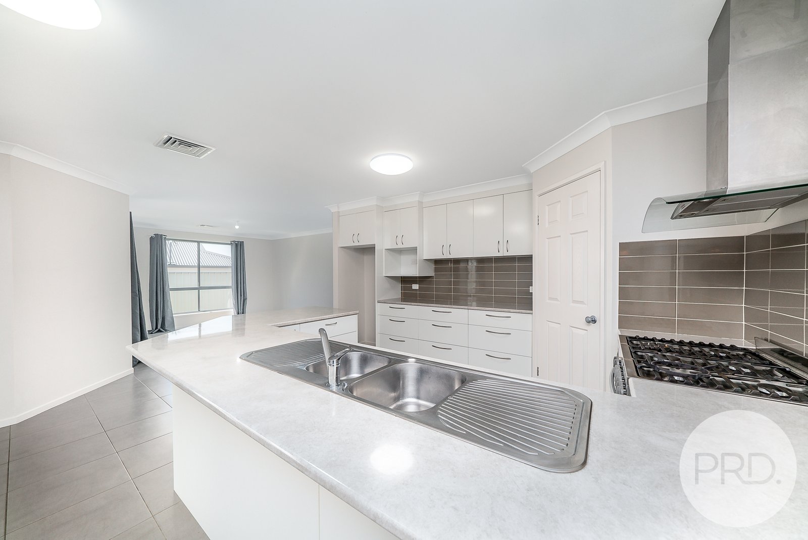 4 Tahara Crescent ESTELLA 6