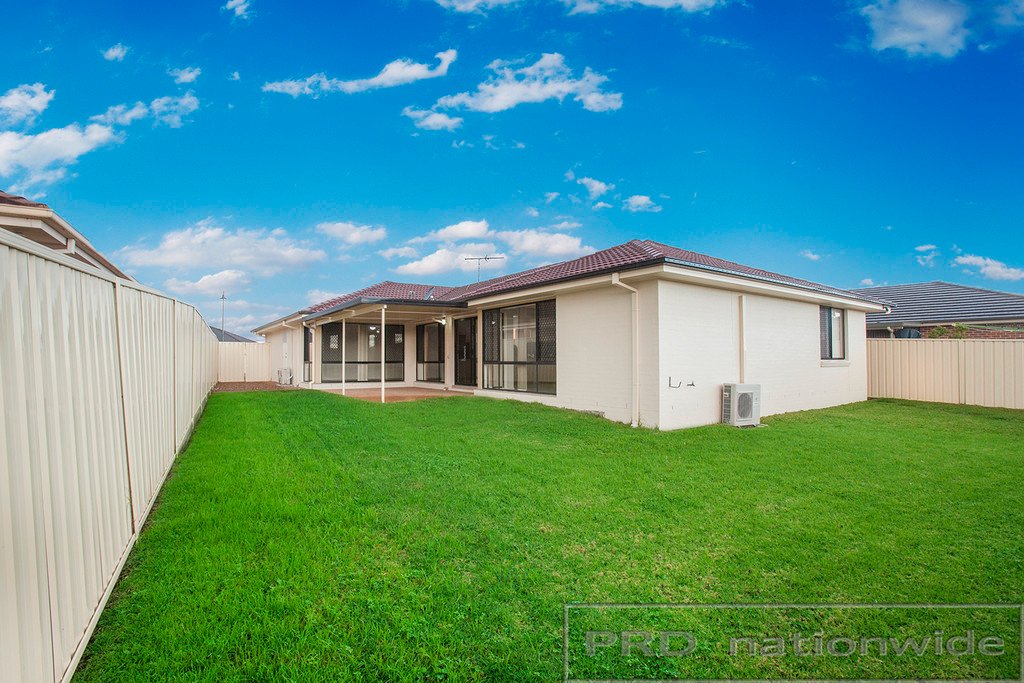 4 Tallowwood Way THORNTON 9