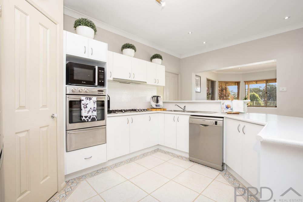 4 Tamburlaine Court BRANXTON 9