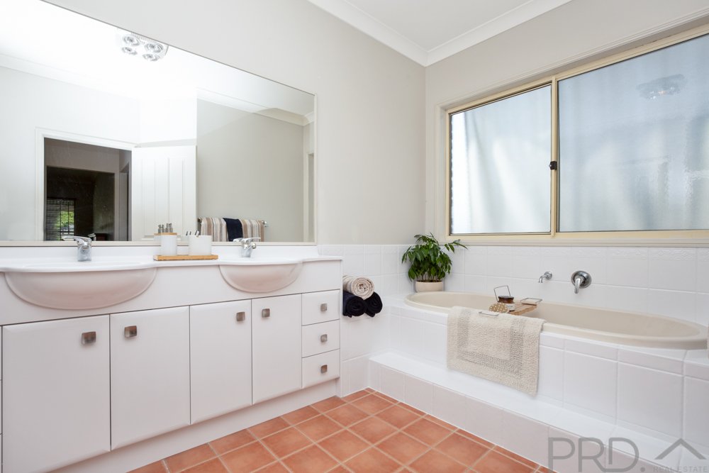 4 Tamburlaine Court BRANXTON 12