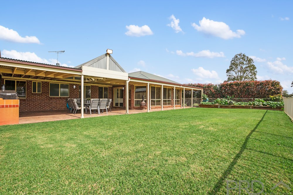 4 Tamburlaine Court BRANXTON 16
