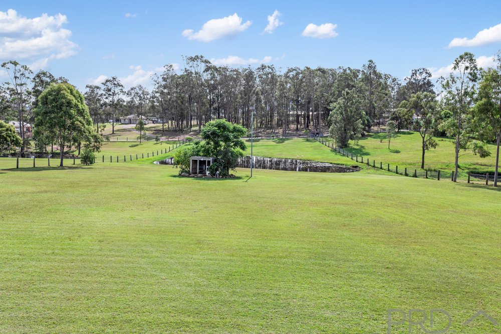 4 Tamburlaine Court BRANXTON 27