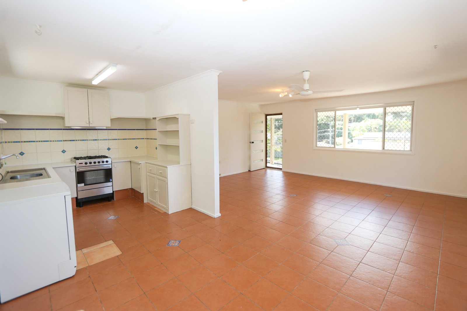 4 Tasman Avenue MOLENDINAR 4