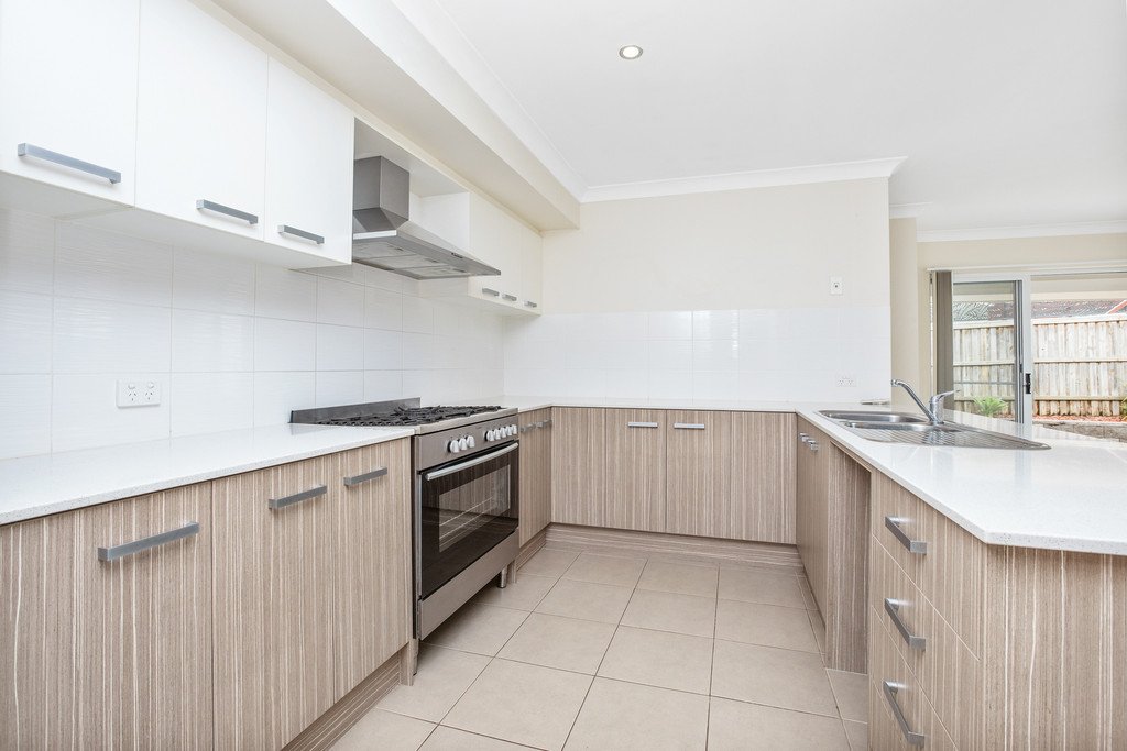 4 Teal Street ABERGLASSLYN 6
