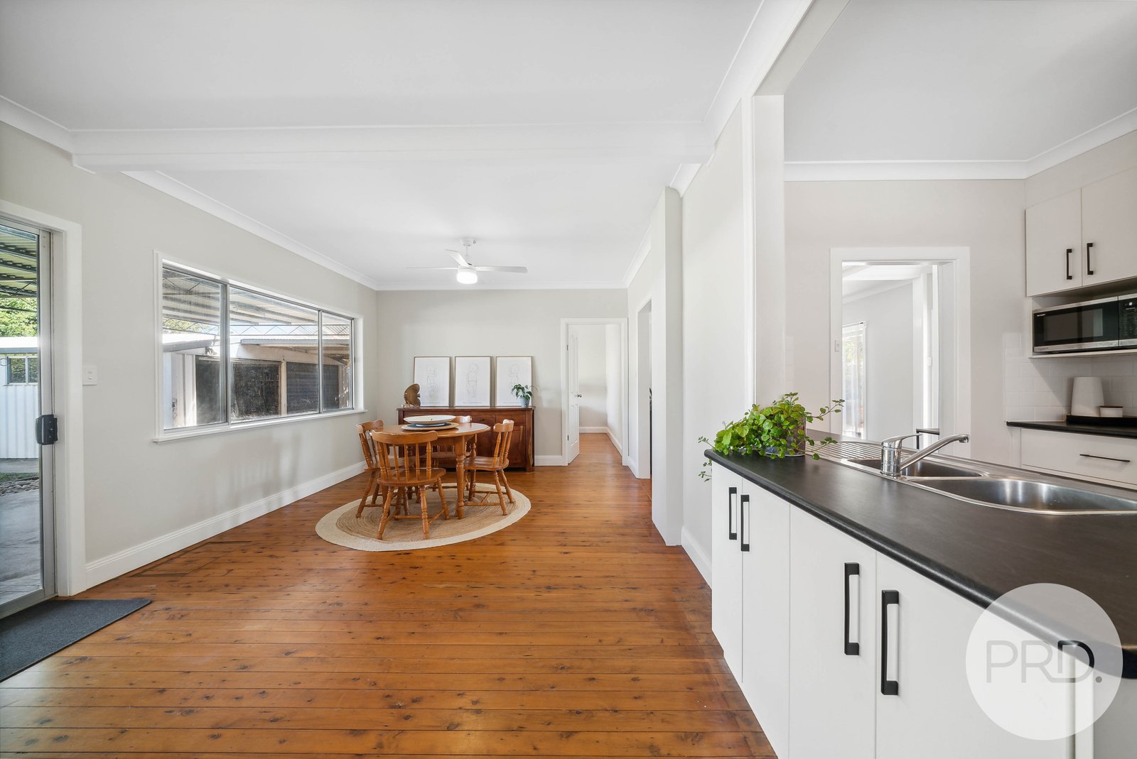 4 The Boulevarde  KOORINGAL 9