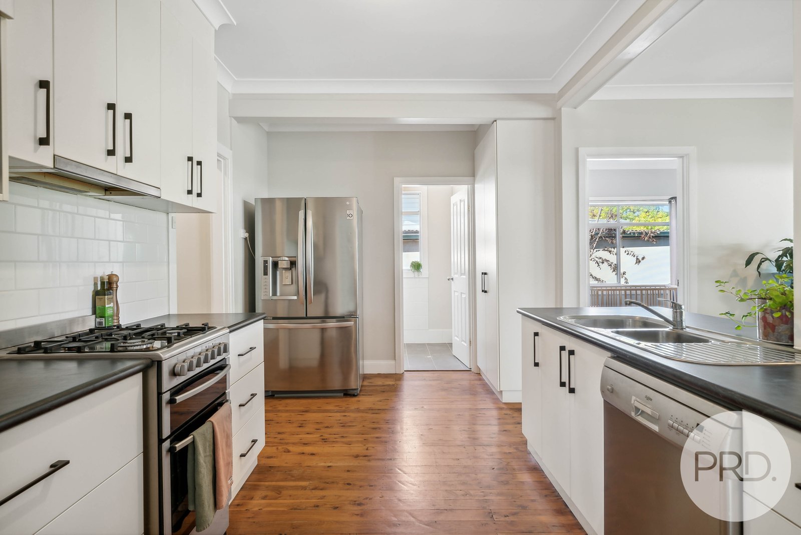 4 The Boulevarde  KOORINGAL 12