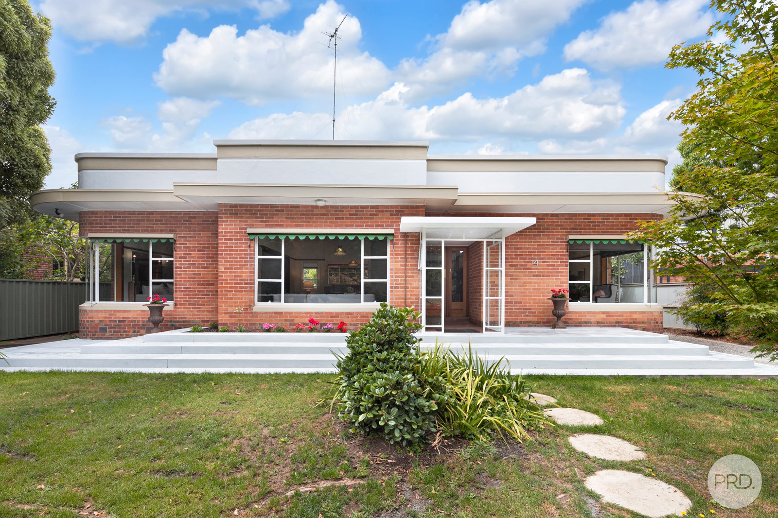 4 The Boulevarde  LAKE WENDOUREE 3