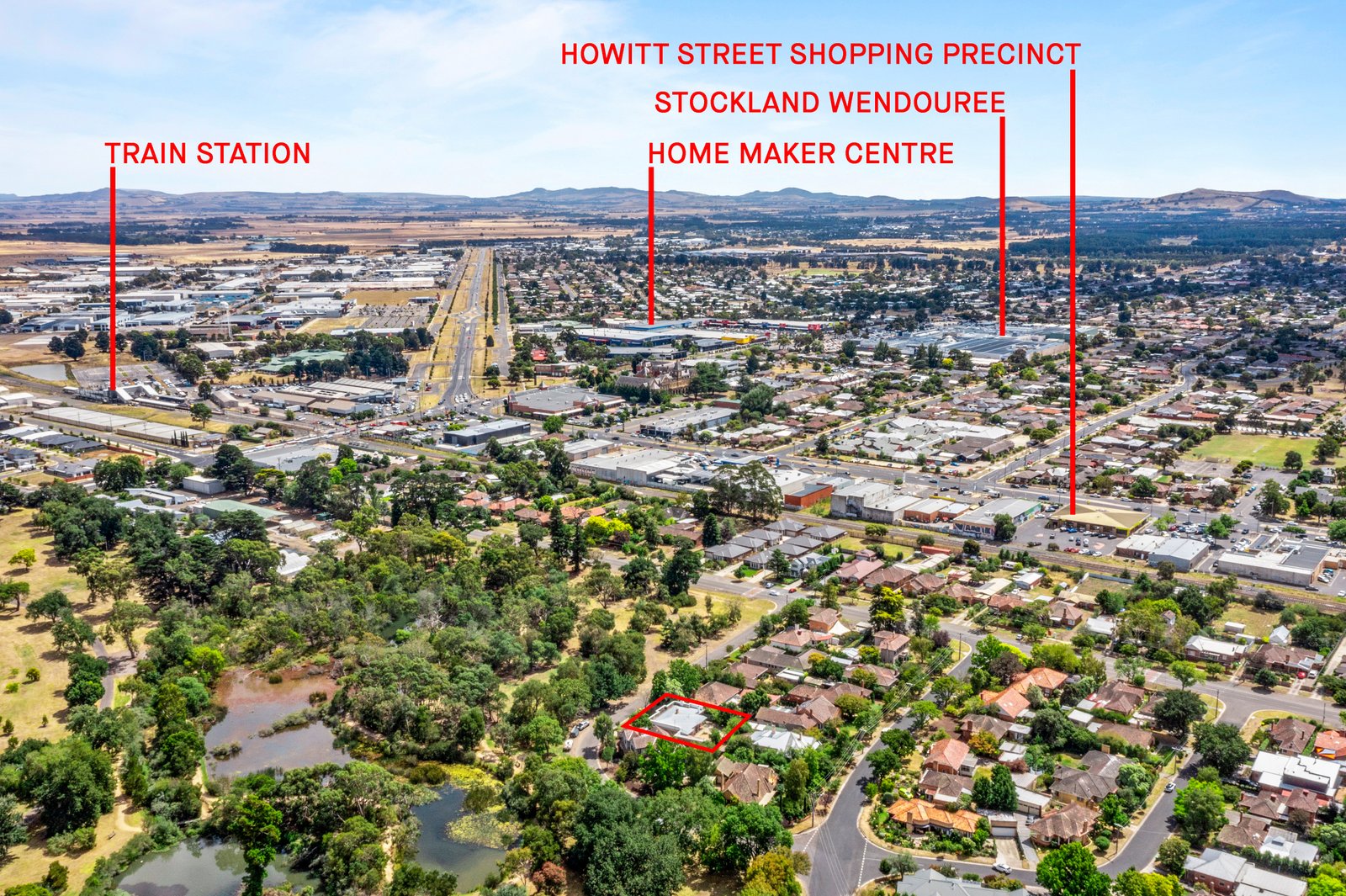 4 The Boulevarde  LAKE WENDOUREE 5