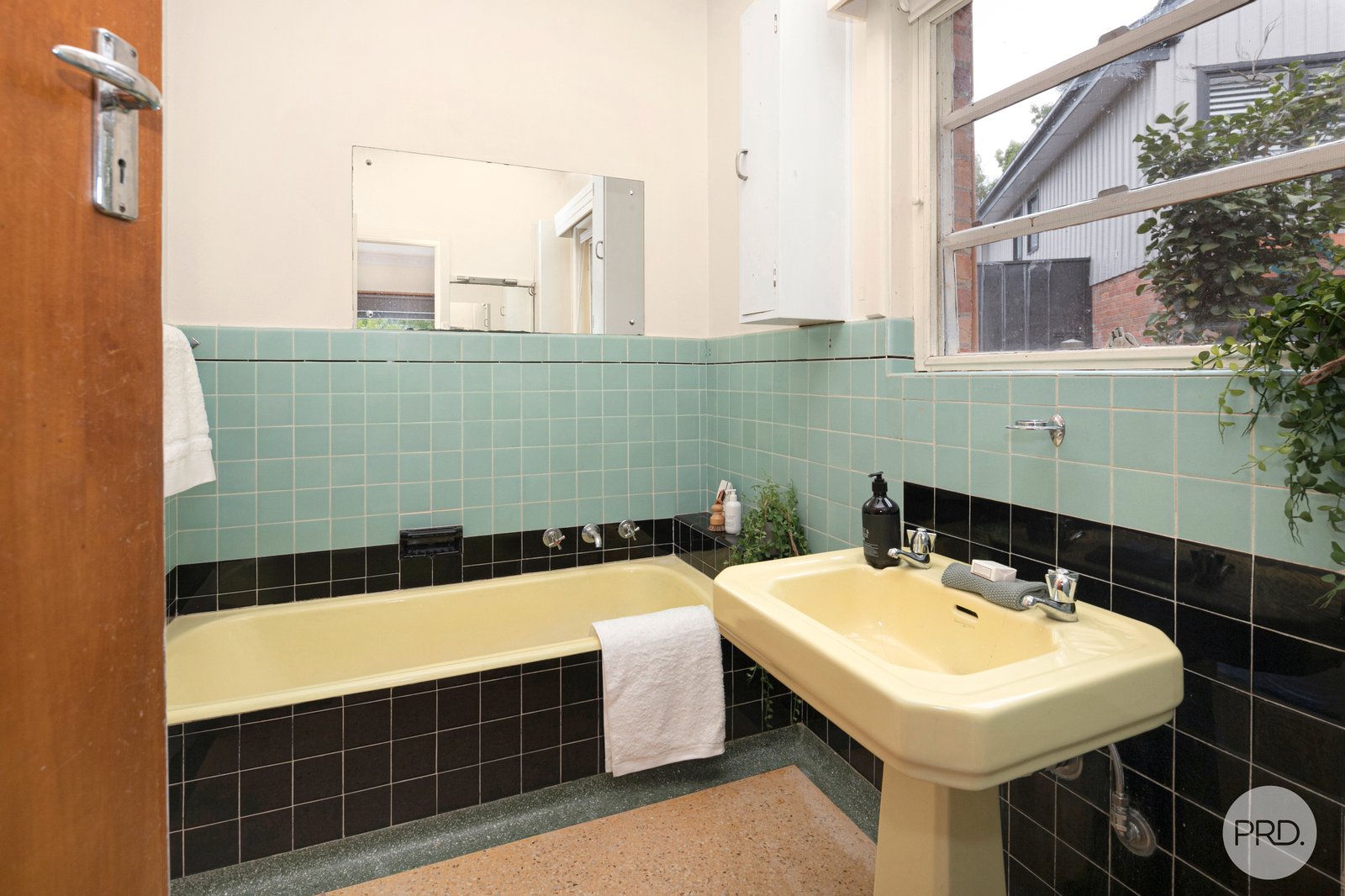 4 The Boulevarde  LAKE WENDOUREE 22