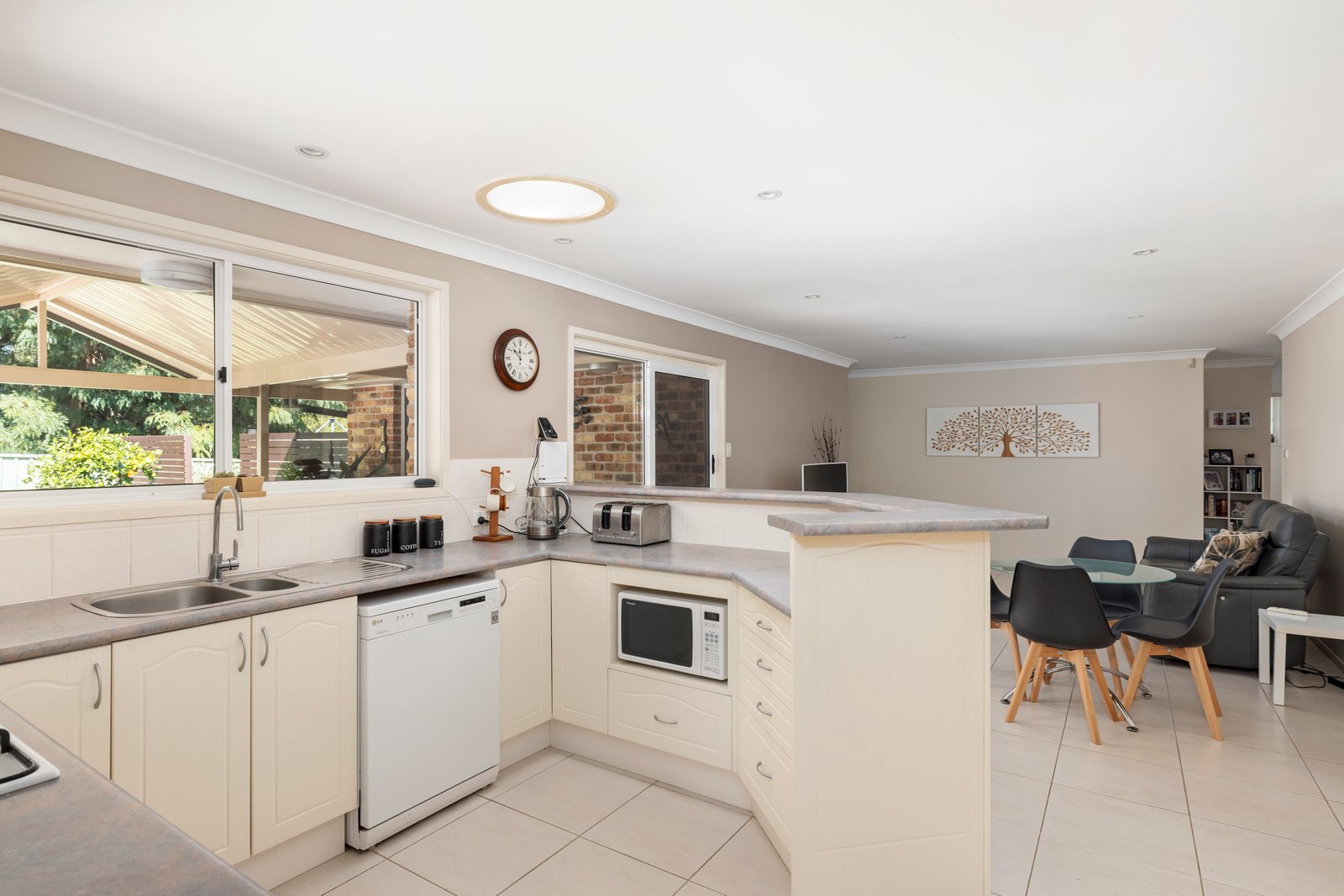 4 The Halyard  CORLETTE 6