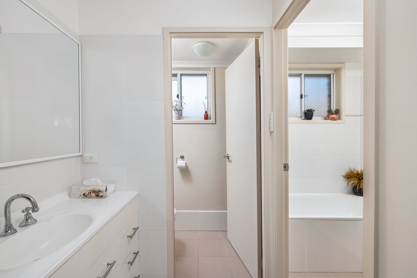 4 The Halyard  CORLETTE 18