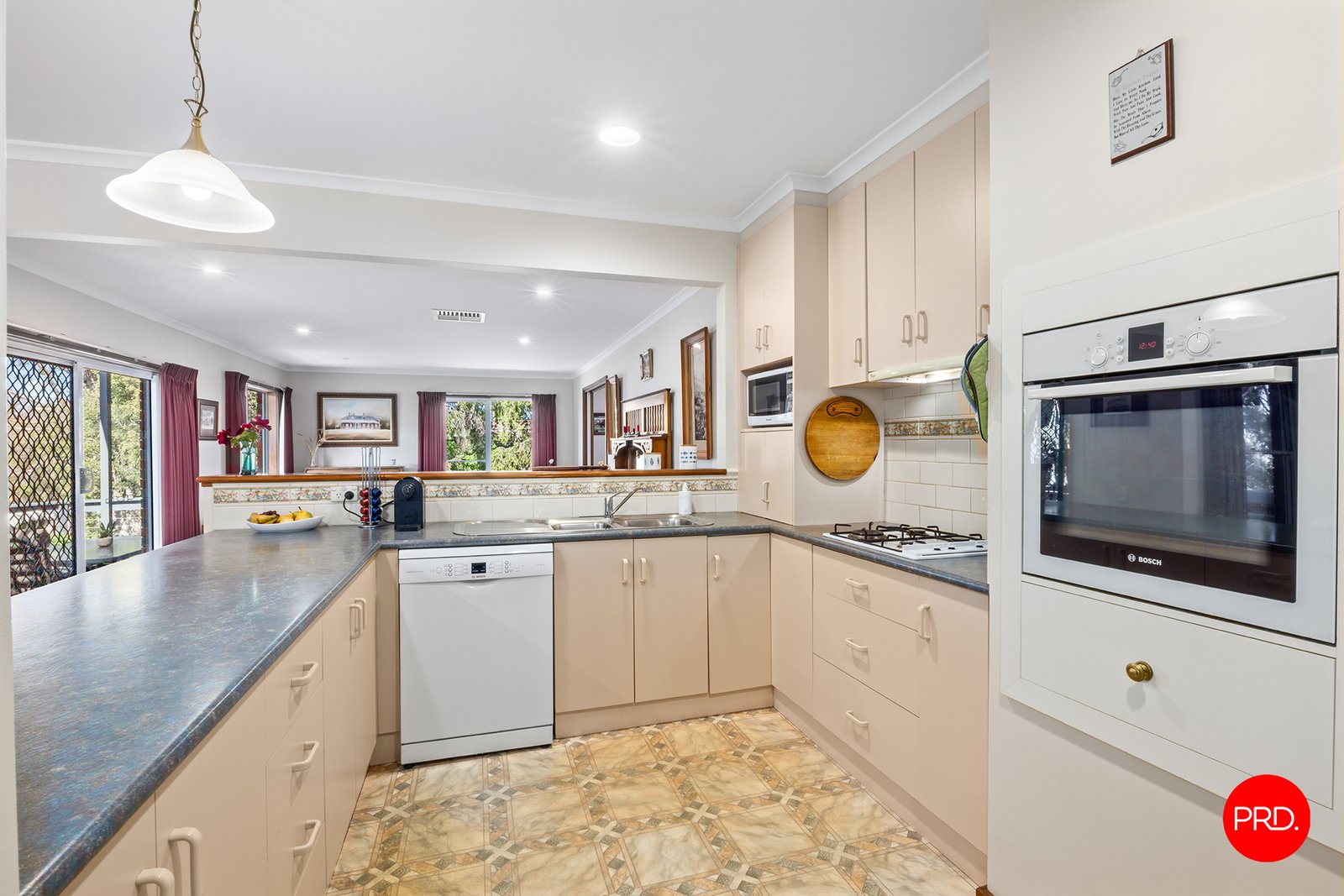 4 The Strand  KENNINGTON 6