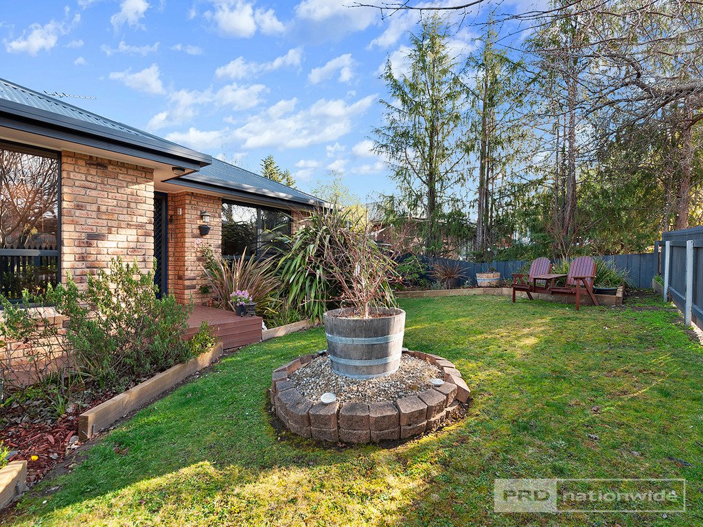 4 Thistle Down  HUNTINGFIELD 2