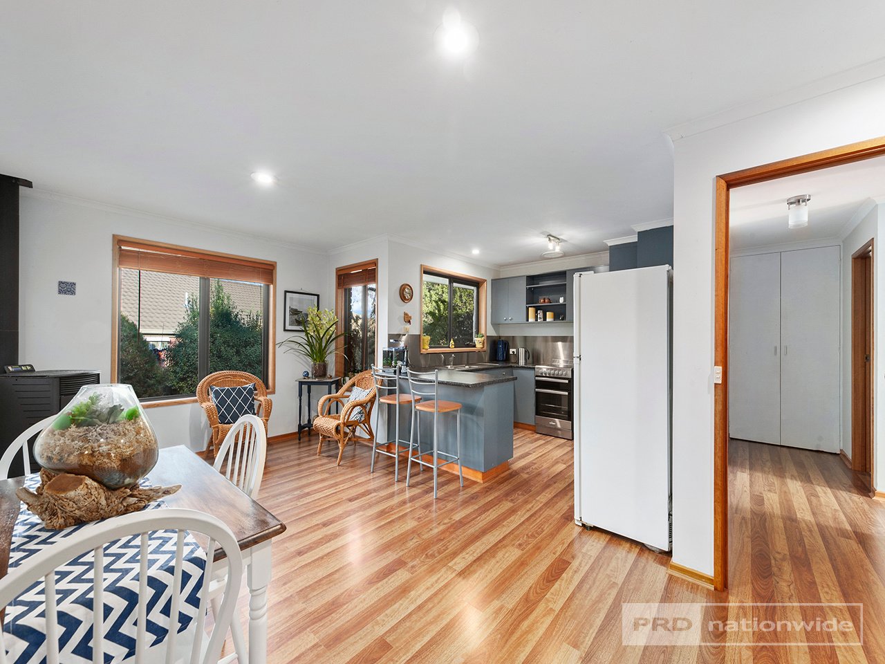 4 Thistle Down  HUNTINGFIELD 9