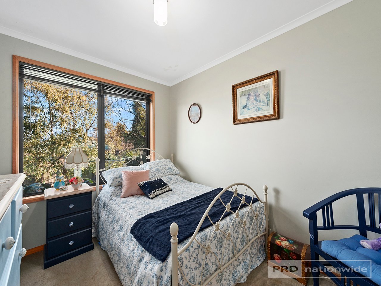 4 Thistle Down  HUNTINGFIELD 11