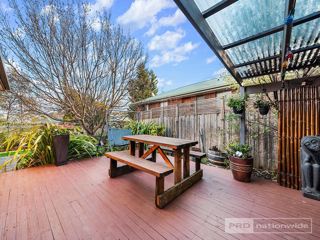 4 Thistle Down  HUNTINGFIELD 14