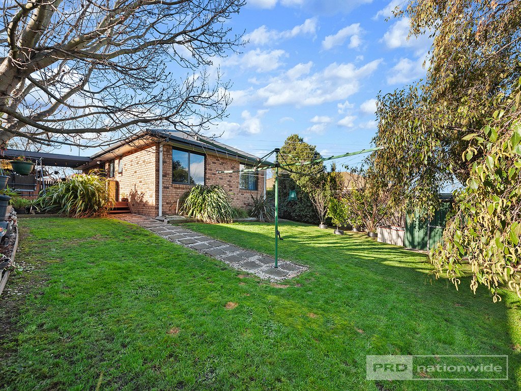 4 Thistle Down  HUNTINGFIELD 17