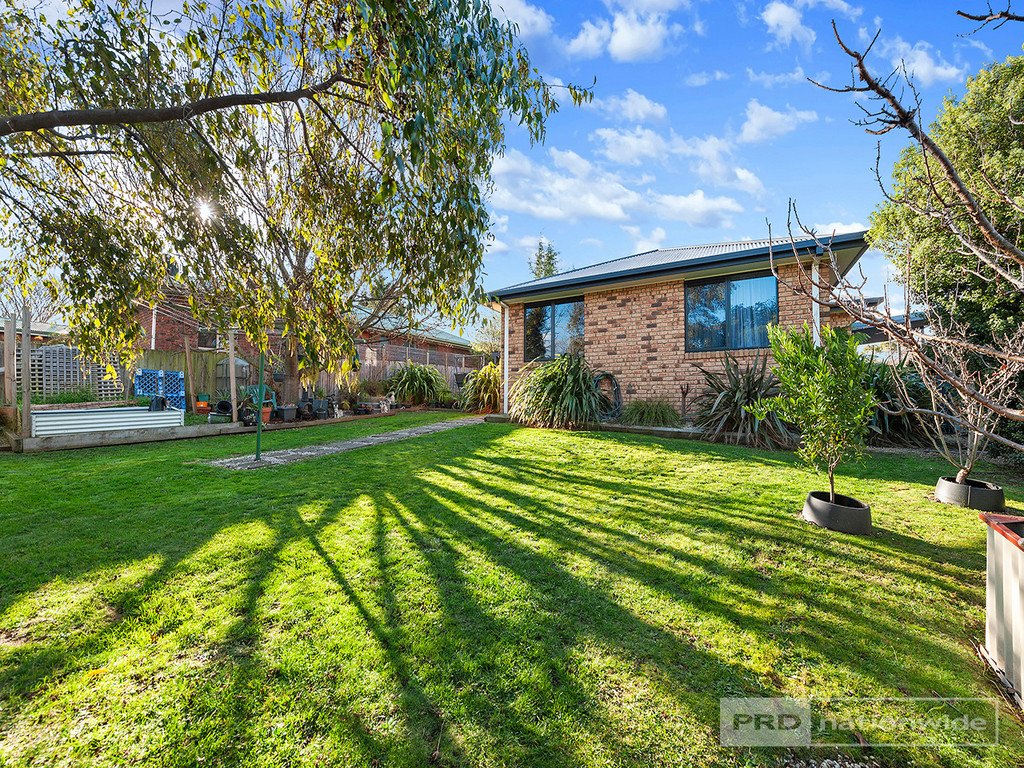 4 Thistle Down  HUNTINGFIELD 19