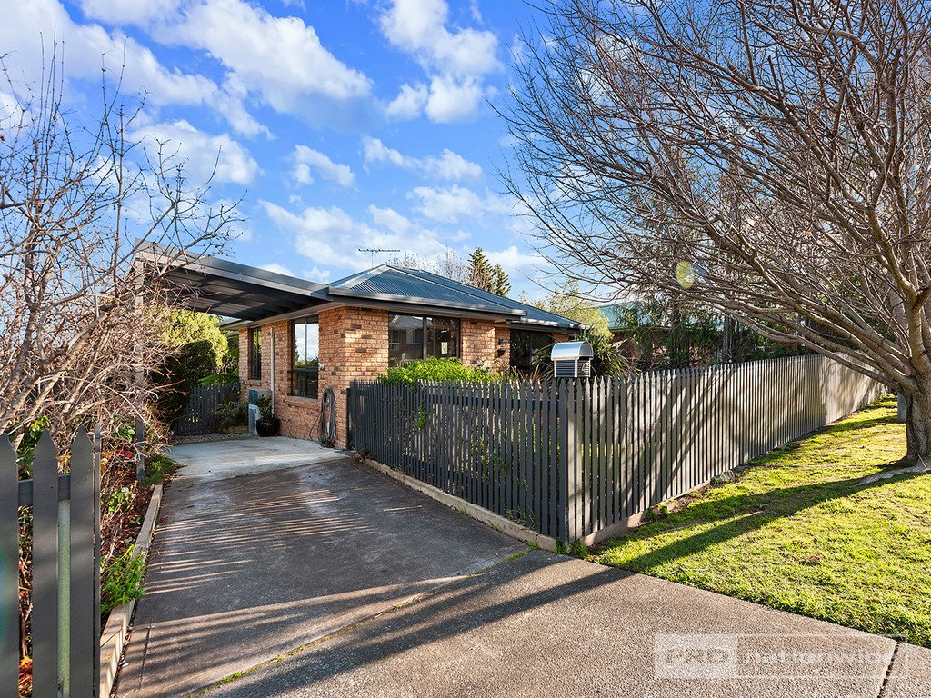 4 Thistle Down  HUNTINGFIELD 20