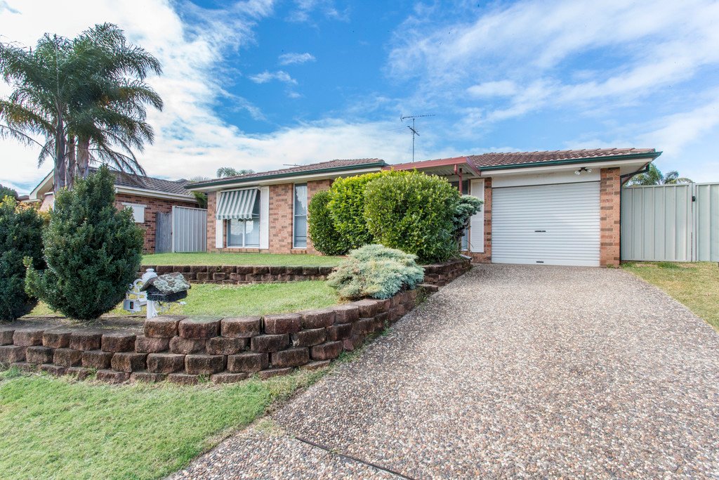 4 Thoar Place CLAREMONT MEADOWS 2