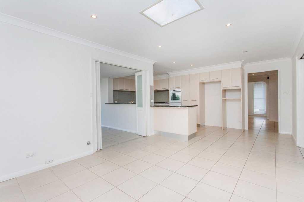 4 Thoar Place CLAREMONT MEADOWS 5