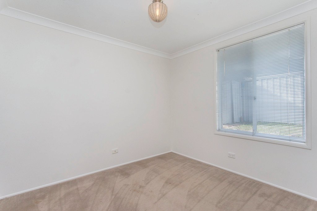 4 Thoar Place CLAREMONT MEADOWS 14